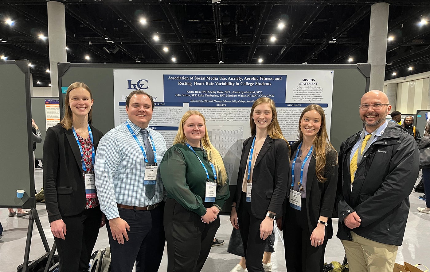 Physical Therapy Students Present Research at National Conference